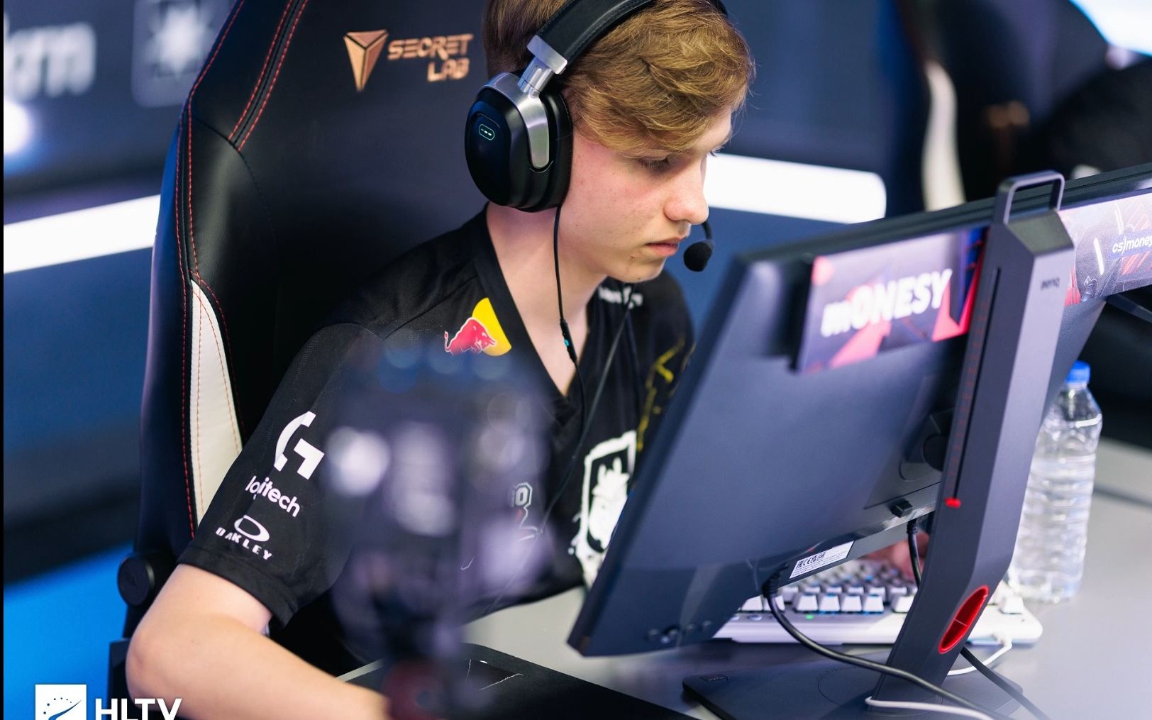 表现也让球 表现也让球